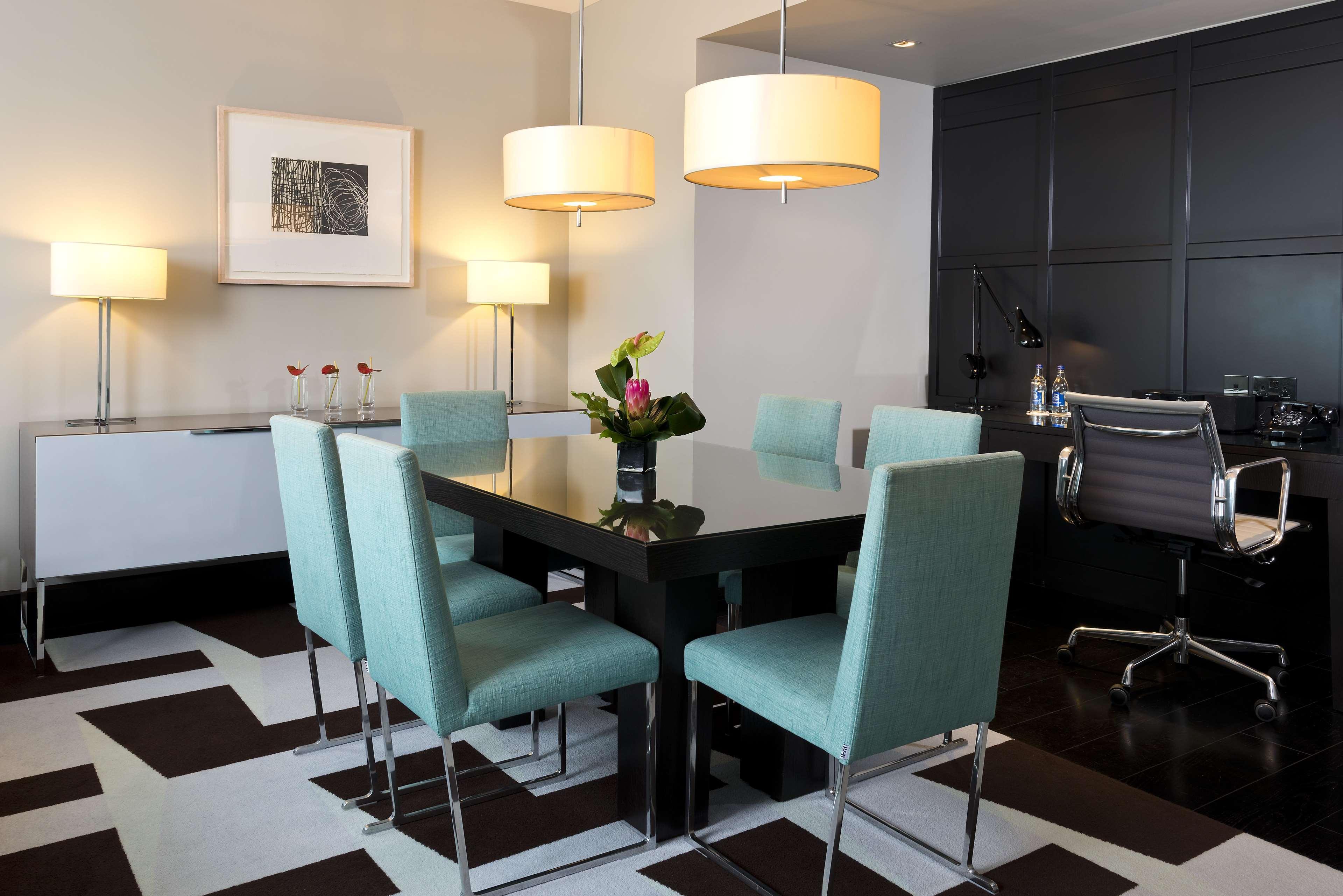 The Fitzwilliam Hotel Белфаст Екстер'єр фото A modern dining room