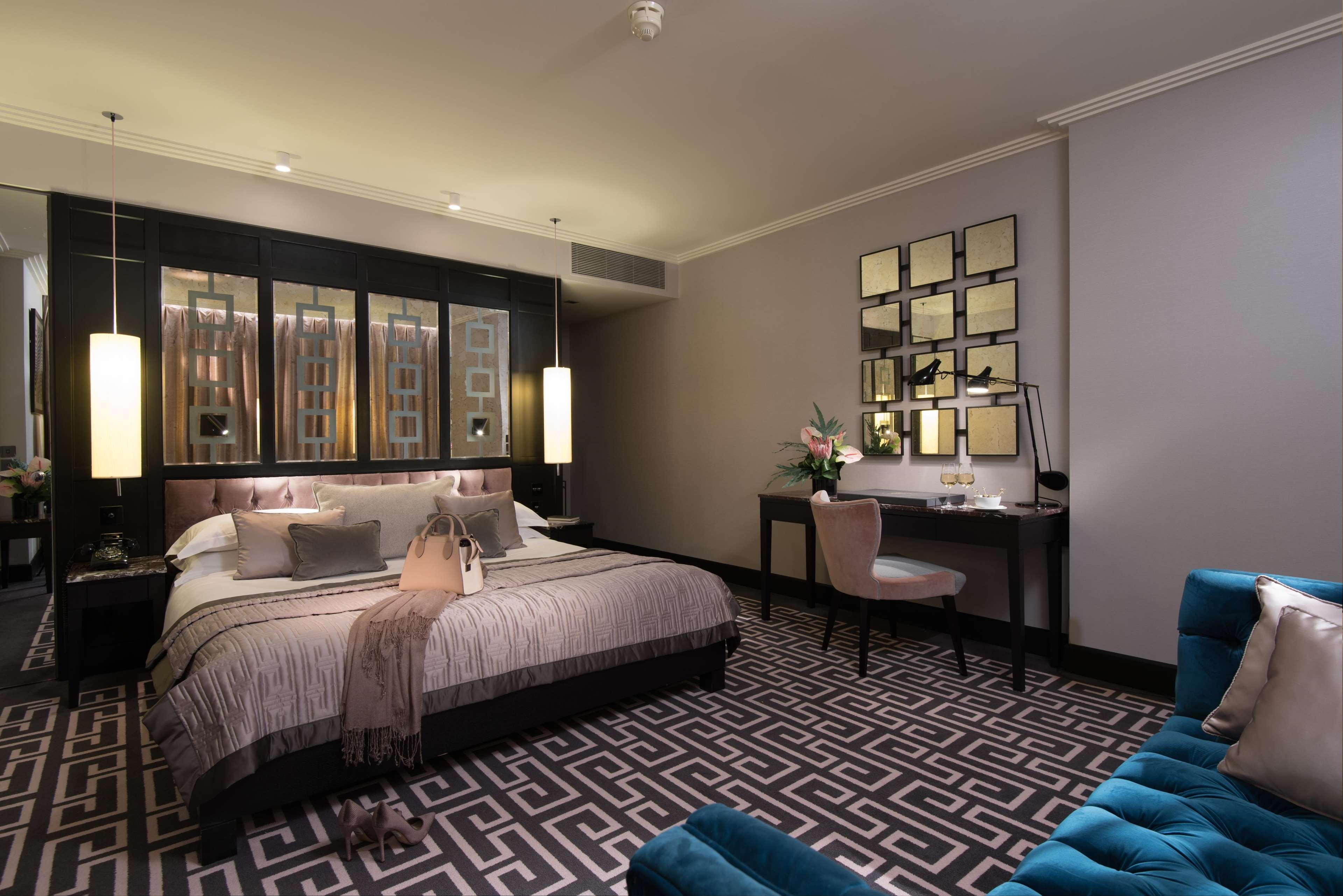 The Fitzwilliam Hotel Белфаст Екстер'єр фото A suite at the hotel