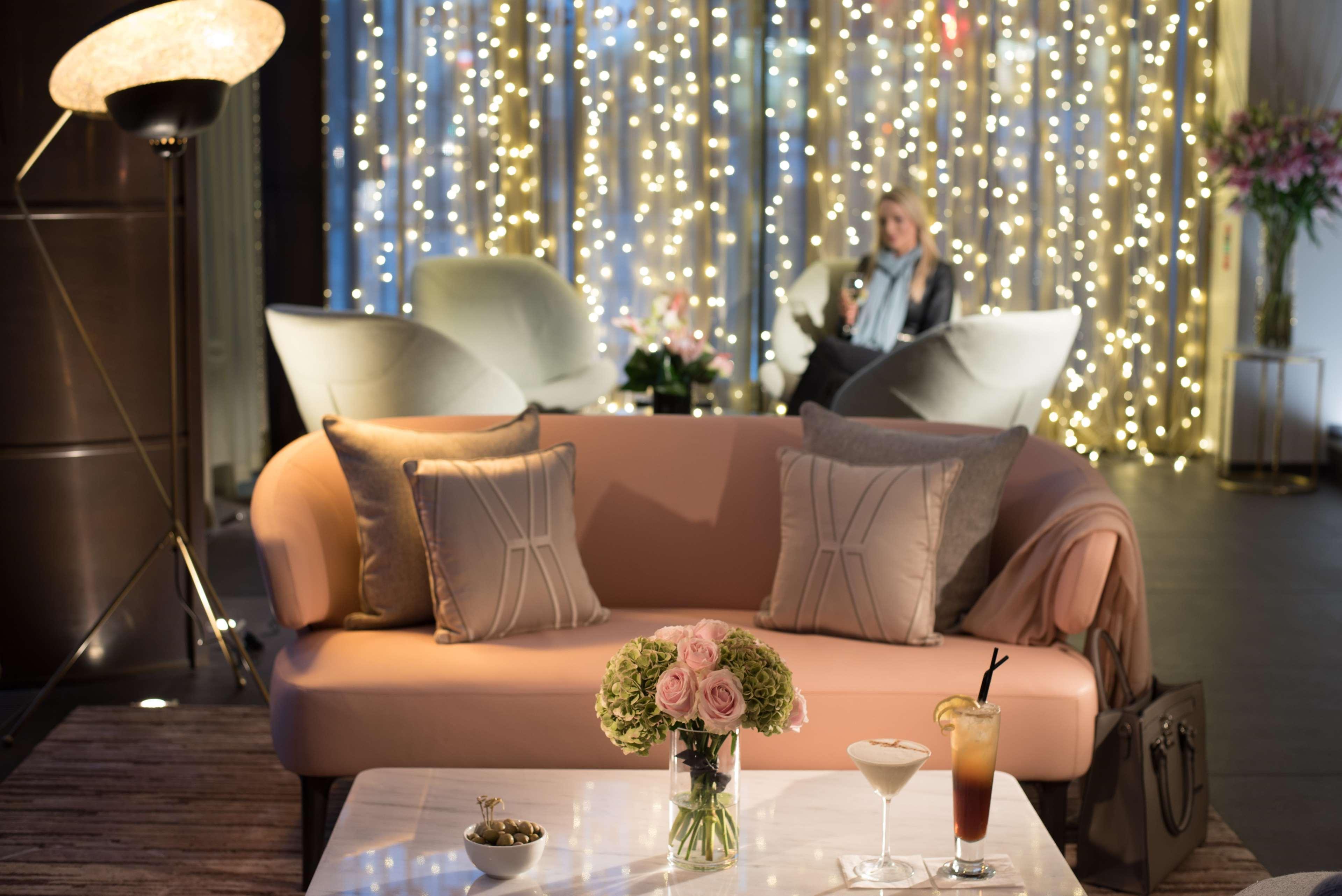 The Fitzwilliam Hotel Белфаст Екстер'єр фото The Lounge at London Heathrow Airport
