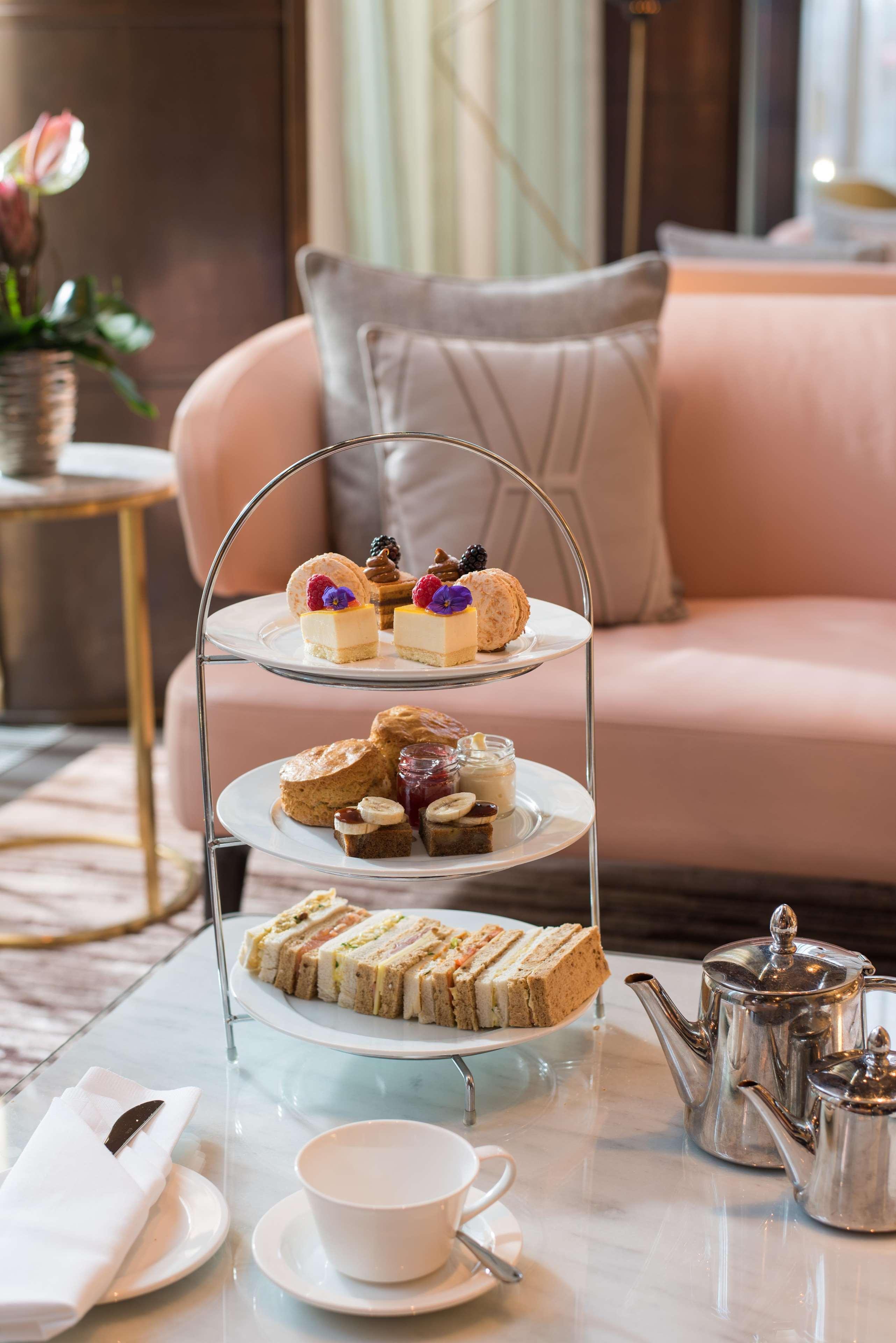 The Fitzwilliam Hotel Белфаст Екстер'єр фото Afternoon tea at The Ivy, St John's Wood